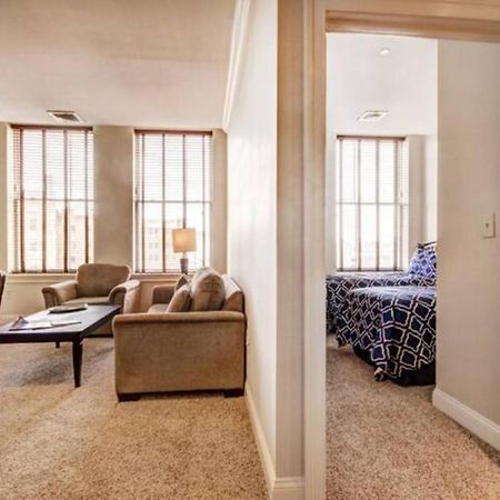 Chase Penthouse At 39 West Baltimore Inner Harbor Convention Center Free Indoor Parking One And Two Bedrooms Bagian luar foto