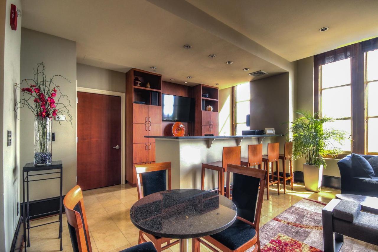 Chase Penthouse At 39 West Baltimore Inner Harbor Convention Center Free Indoor Parking One And Two Bedrooms Bagian luar foto