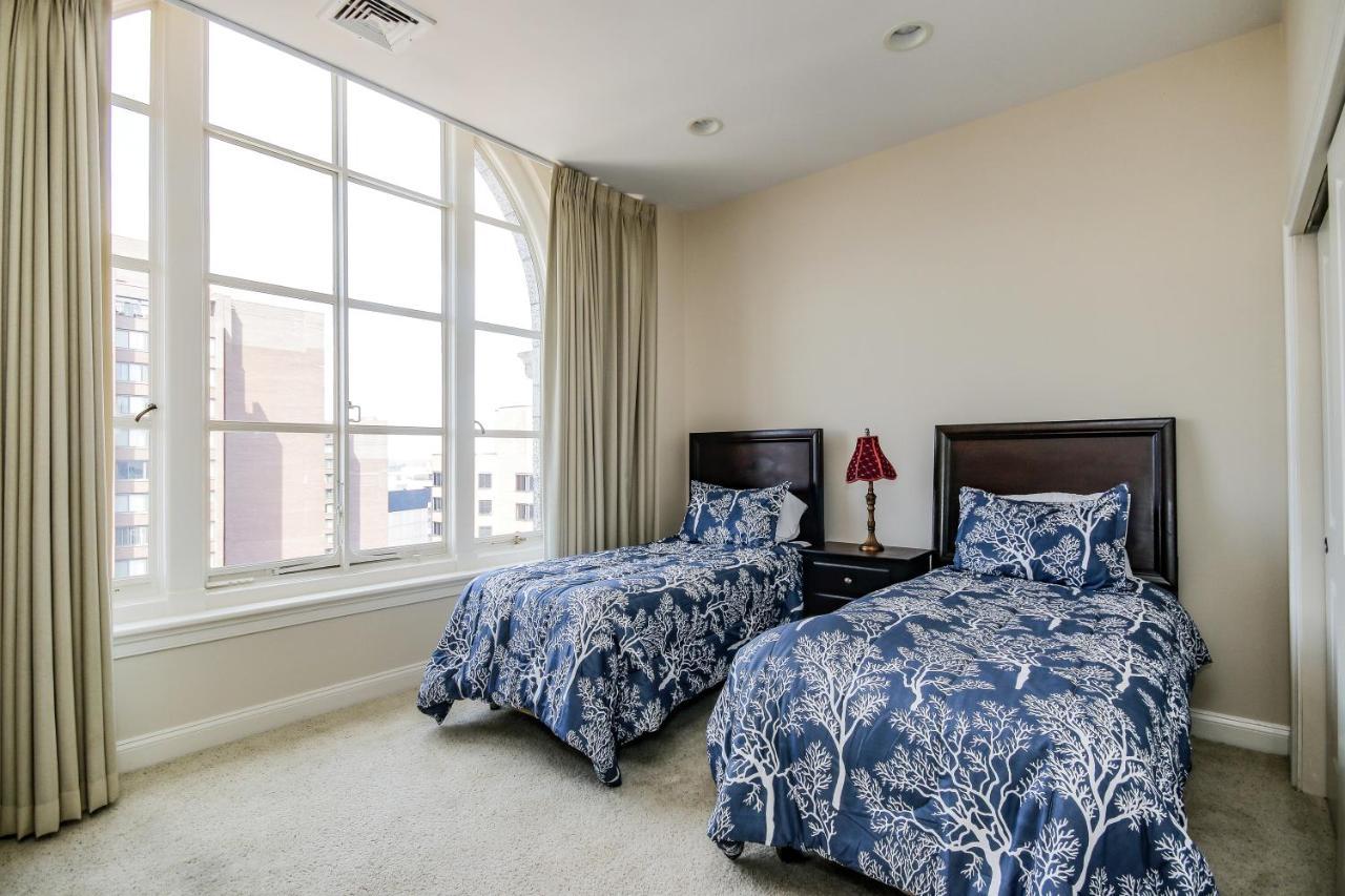 Chase Penthouse At 39 West Baltimore Inner Harbor Convention Center Free Indoor Parking One And Two Bedrooms Bagian luar foto
