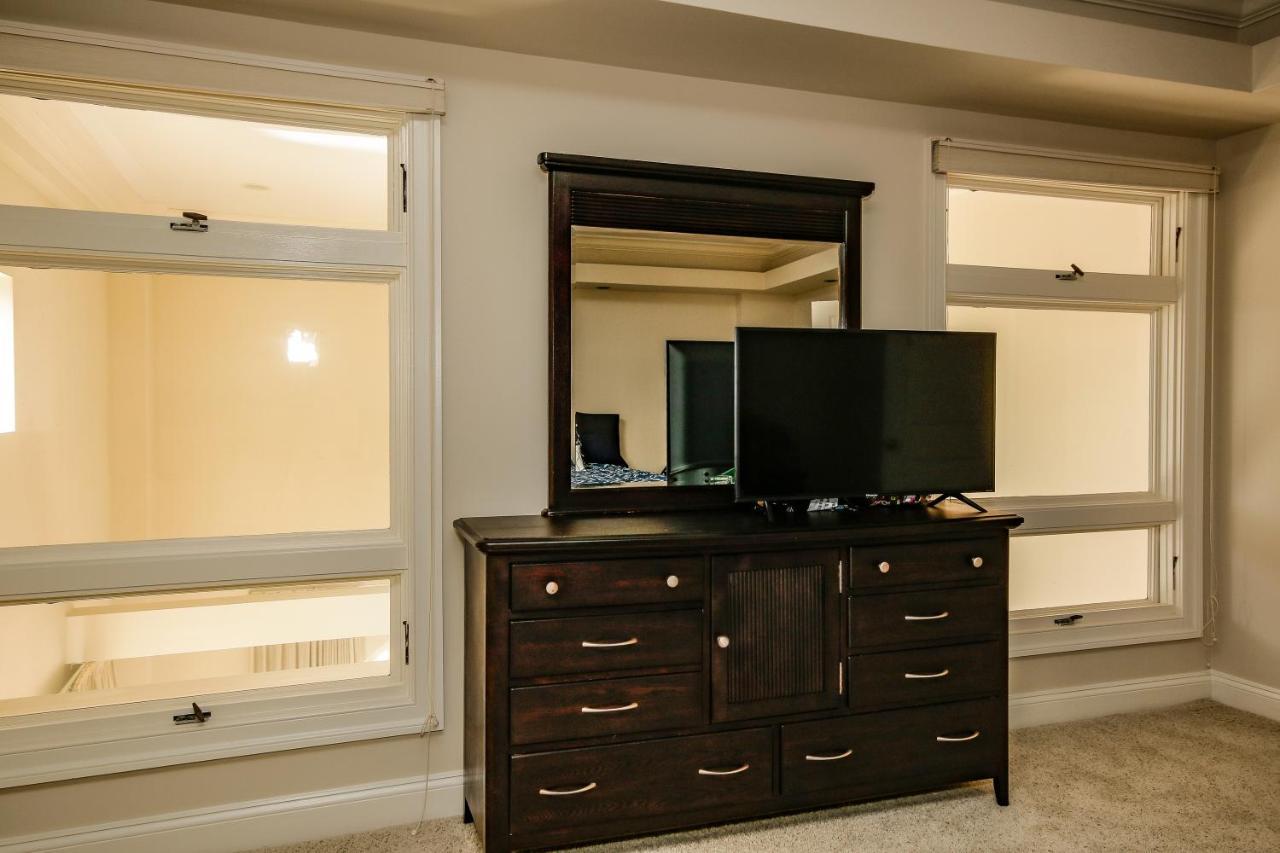 Chase Penthouse At 39 West Baltimore Inner Harbor Convention Center Free Indoor Parking One And Two Bedrooms Bagian luar foto