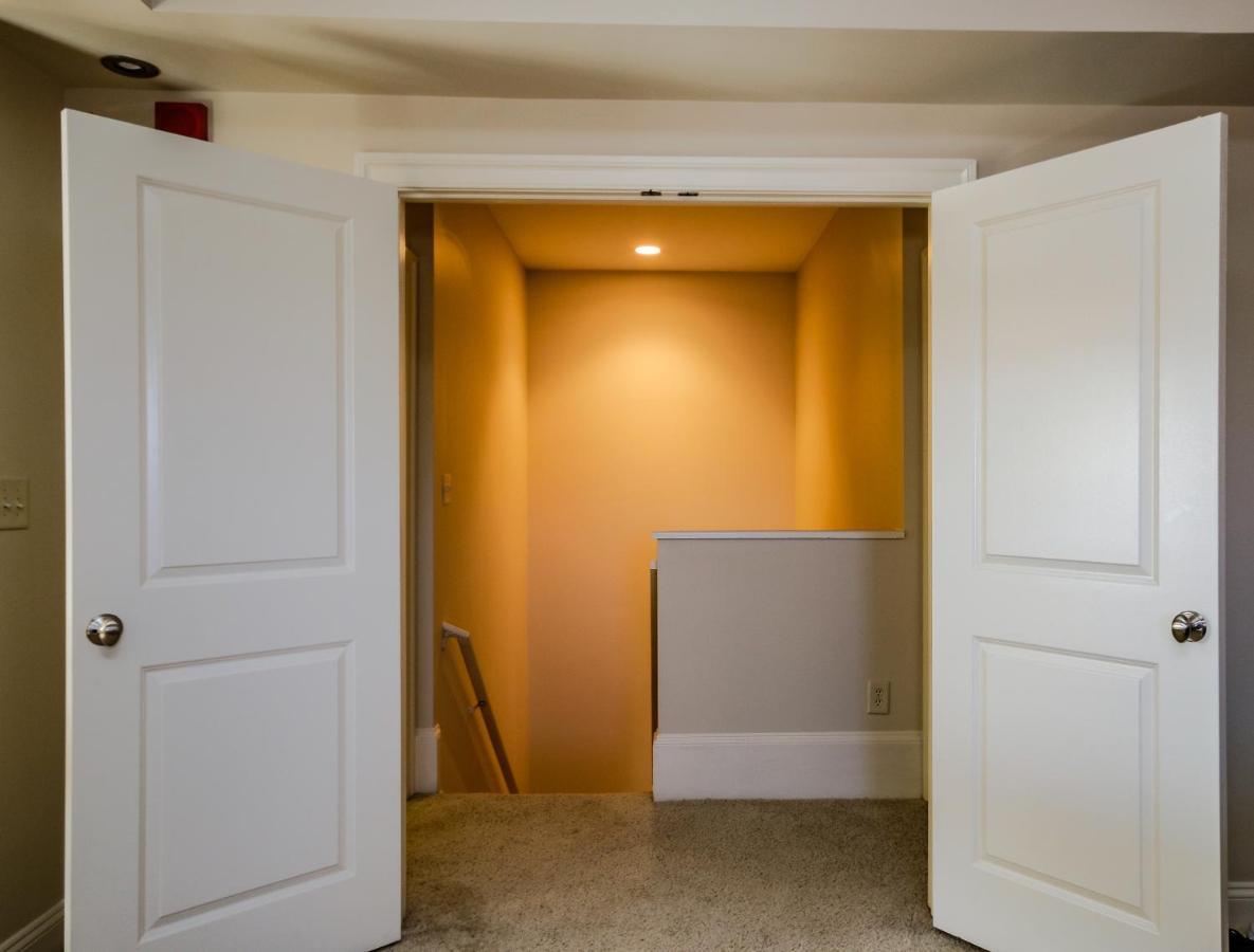 Chase Penthouse At 39 West Baltimore Inner Harbor Convention Center Free Indoor Parking One And Two Bedrooms Bagian luar foto
