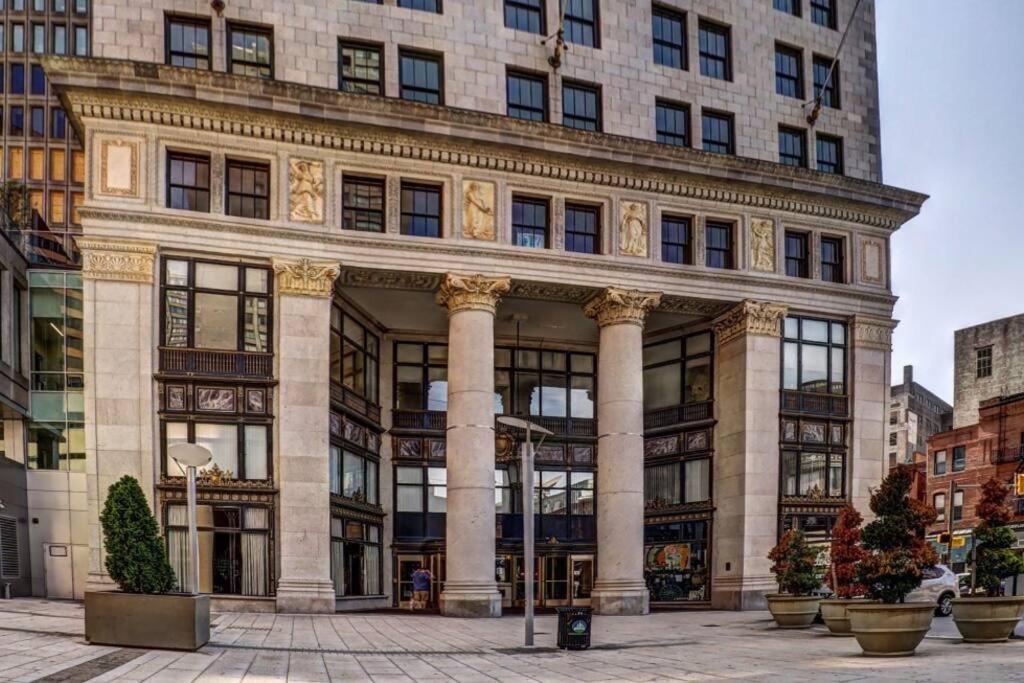 Chase Penthouse At 39 West Baltimore Inner Harbor Convention Center Free Indoor Parking One And Two Bedrooms Bagian luar foto