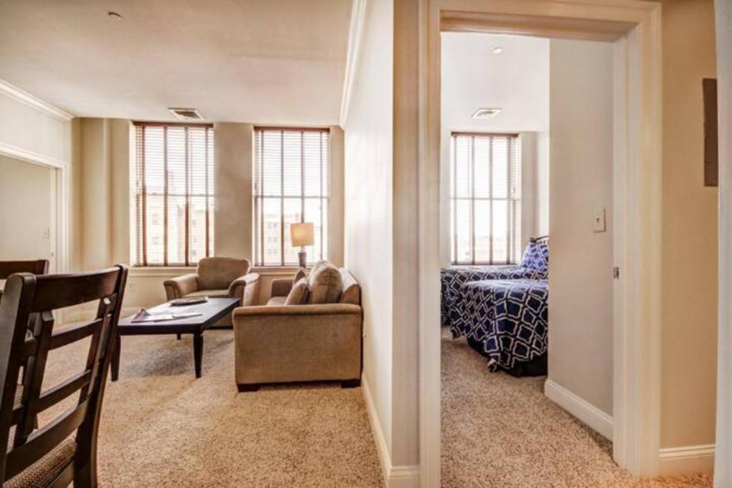 Chase Penthouse At 39 West Baltimore Inner Harbor Convention Center Free Indoor Parking One And Two Bedrooms Bagian luar foto