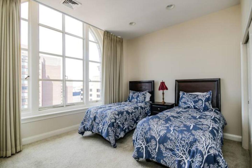 Chase Penthouse At 39 West Baltimore Inner Harbor Convention Center Free Indoor Parking One And Two Bedrooms Bagian luar foto